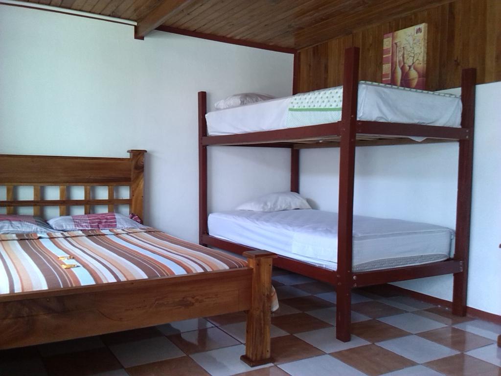 Hostel Rio Danta La Fortuna Rum bild